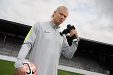 Manchester City superstar Erling Haaland’s top pick: “The Hypervolt 2 Pro helps me prepare for the pitch. I use it everyday before training, after training and at night. It’s what I use the most. The addition of Hyperice's Heated Head Attachment just takes it to a whole new level. By combining heat application with the Hypervolt massage gun, it's reimagining my physical preparedness.” (Photo: Business Wire)