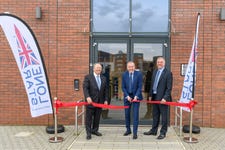 Steve Roemerman, CEO of Lone Star Aerospace Inc, the US affiliate of Lone Star Analysis Ltd, Air Vice-Marshal (Retd) Gary Waterfall, CBE DL and Group Captain (Retd) Robin Adlam, Managing Director of Lone Star Analysis Ltd. (Photo: Business Wire)