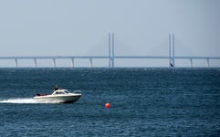 Top performer on the Baltic Sea: Denmark - here the Oeresund Bridge, which connects the northern European country with Sweden - has achieved 99 out of a possible 100 points in the Democratic Accountability Index of the new Berggruen Government Index. (Photo by Jonathan Nackstrand / AFP)