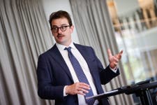 Edward L. Knudsen, a researcher at the University of Oxford, speaks on 28 May in Brussels at the presentation of a report on the European Parliament elections based on the 2024 Berggruen Governance Index (BGI). (Photo by Johanna Geron/Factstory for DNA)