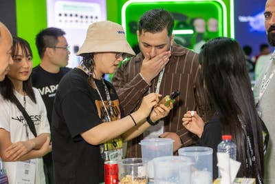 VAPORESSO's Excellence in Full Display at Vapouround MENA Awards and World  Vape Show 2024