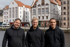 Left to right are Wordsmith co-founders Robbie Falkenthal (COO), Ross McNairn (CEO), and Volodymyr Giginiak (CTO) (Photo: Business Wire)