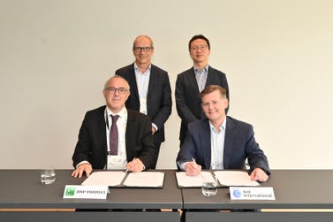 (Clockwise from top left) Marc Espagnon, Head of Payment and Cash Management at BNP Paribas, Kelvin Li, GM of Platform Technology at Ant International, Douglas Feagin, President of Ant International and Pierre Fersztand, Global Head of Cash Management, Payments, Trade Solutions & Factoring at BNP at the MOU signing ceremony on 3 July (Photo: Business Wire)