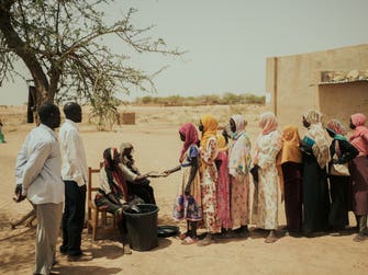 April 29th 2024 - Farchana, Tchad - Food distribution for school students.