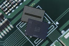 Samsung Begins Industry's First Mass Production of QLC 9th-Gen V-NAND for AI Era (Photo: Business Wire)