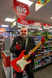 In a UK-first, Roy Wood, lead singer of Wizzard and composer of the famous festive hit ‘I Wish It Could be Christmas Everyday’, has provided not only the song for the SPAR sing-along event, but also got into the Christmas spirit personally.