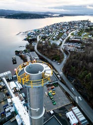 The carbon capture plant is designed to capture up to 400,000 metric tons of CO2 annually from the Heidelberg Materials cement facility in Brevik, Norway. (Photo: Business Wire)