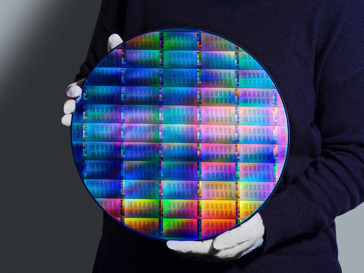 IBM Delivers New Quantum Processors, Software, and Algorithm ...