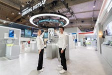 Samsung Display participates in MWC26, held in Barcelona from March 2 to 5, marking its fourth consecutive year at the exhibition. Models pose at the entrance of Samsung Display's booth.