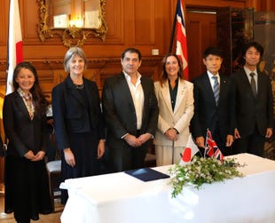 From left to right: Dr. Iri Sato Baran, Genesis Healthcare (A.D.A.M Innovations), Vice Chair of the Board Ambassador Julia Longbottom, British Embassy Foreign, Commonwealth and Development Office Michel Mommejat, Genesis Healthcare (A.D.A.M Innovations), CEO and Executive Director Gretchen Weightman, Oxford Nanopore Technologies, Senior Vice President Commercial and General Manager APAC, Dr. Toshiharu Furukawa, LDP, Chair of Medical Information Policy and Genomic Medicine, House of Councillors, Hirokazu Shimoda, Japan Agency for Medical Research and Development, Senior Director
