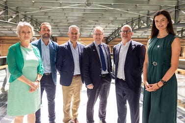Pictured at Enterprise Ireland's Sydney Business Luncheon (l-r): Fiona Flood, Ambassador of Ireland to Australia;Michael Marthick, Valion Health (now part of Spectrum.Life);Stuart McGoldrick, Founder and Executive Chair, Spectrum.Life;James Lawless T.D., Minister for Further and Higher Education, Research, Innovation and Science;Scott Carlon-Tozer, MindFit at Work (now part of Spectrum.Life);Judith Harrington, Enterprise Ireland.