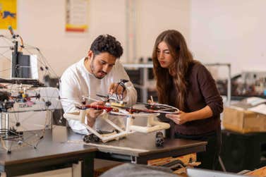 Presswire associated0