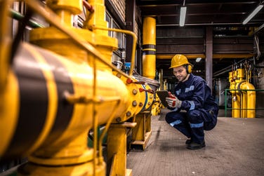 The LYCRA Company introduces LYCRA® ANTISTATIC fiber at Techtextil, April 21–24. Designed to meet the growing demand for workwear and PPE that combine stretch comfort and anti-static performance, this innovative fiber is engineered with proprietary additives integrated directly into the fiber structure.