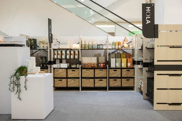 HOLA Pop-up Store