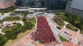 Union members gather at a rally organized by the Samsung Biologics labor union outside Bio Campus 1 in Songdo, Incheon, on April 22, ahead of a planned May 1 strike.