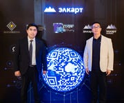 (L-R) Altymysh Turatbekov, Chairman of the National Interbank Processing Center; Pan Yan, Head of Strategic Partnership for Alipay+, Ant International