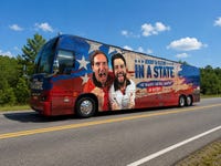 The ‘In A State’ tour bus travels coast to coast as the mobile hub for Woody & Kleiny’s 24/7 live-streamed soccer road trip across the United States, powered by Paysafe and Skrill.