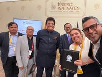 Syngenta Country Head for France Anne Azam (2nd from right) with India’s Minister of Commerce and Industry Piyush Goyal (3rd from left) and Annam Principal Scientific Advisor to the Government of India Dr. Ajay Sood (3rd from right) at the signing ceremony.