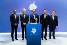 L to R: YB Senator Dato' Seri DiRaja Dr. Zambry bin Abd Kadir, Minister of Higher Education, Peng Yang, CEO of Ant International, YAB Dato' Seri Anwar Bin Ibrahim, Prime Minister of Malaysia, Cyril Han, CEO of Ant Group, Datuk Fabian Bigar, Secretary General to Ministry of Digital