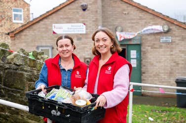 Leanna and Sarah in north Sheffield community group You, Me & Us, a partnership between local parents and Save the Children. The group provides support for families during the holidays at their regular food pantry.